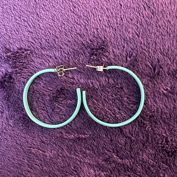 🆕Teal 3/4 hoop post earrings. The hoop is 1” across. NIB. - Picture 4 of 9